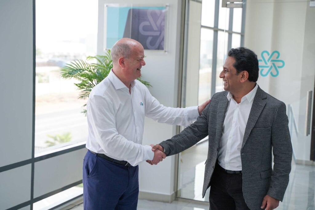 Conrad Mohr, Director – Circular Computing (L) and Ajay Patil, Managing Director – Global Business, Total IT Global (R), signing off on the strategic agreement on the sidelines of the RE: Sustainable IT Summit